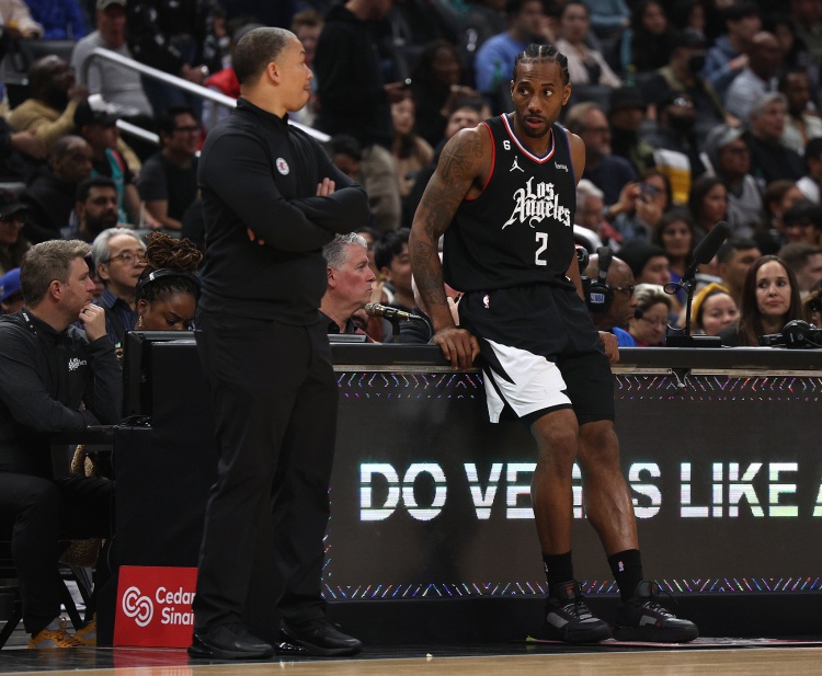 世俱杯买球-没毛病!本场球队砍下153分的原因是?卢:科怀·伦纳德